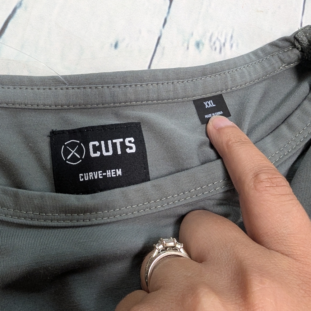Cuts Curve-hem Long Sleeve Tee - Picture 5 of 7